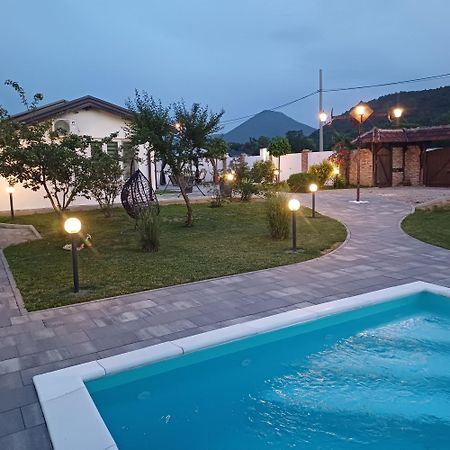 Family Estate Hadzalova Avlija Villa บีฮัช ภายนอก รูปภาพ