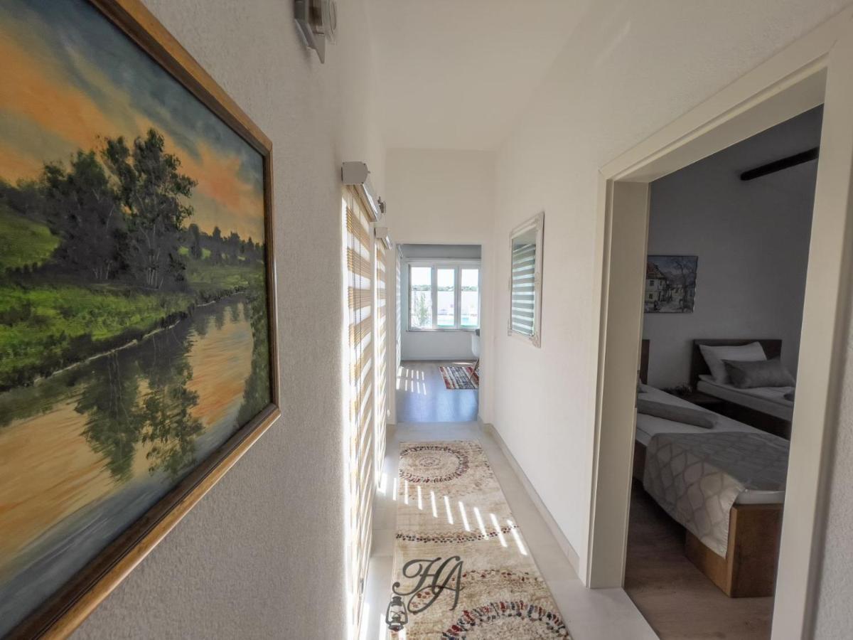 Family Estate Hadzalova Avlija Villa บีฮัช ภายนอก รูปภาพ