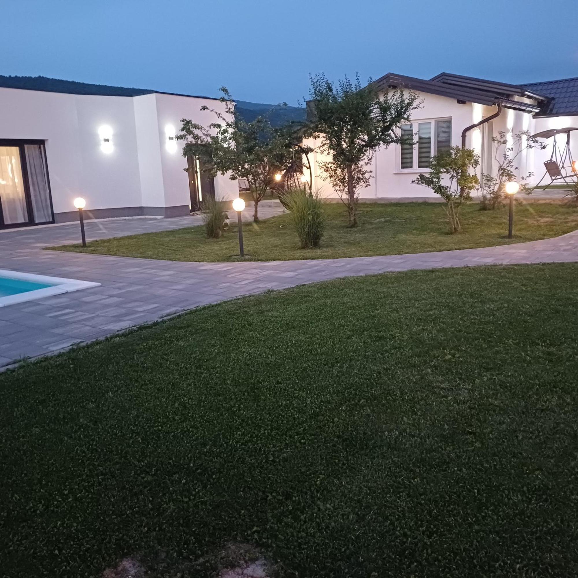 Family Estate Hadzalova Avlija Villa บีฮัช ภายนอก รูปภาพ