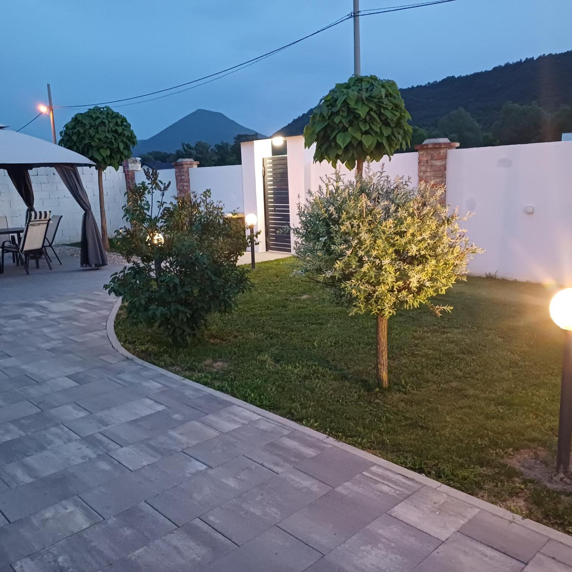 Family Estate Hadzalova Avlija Villa บีฮัช ภายนอก รูปภาพ