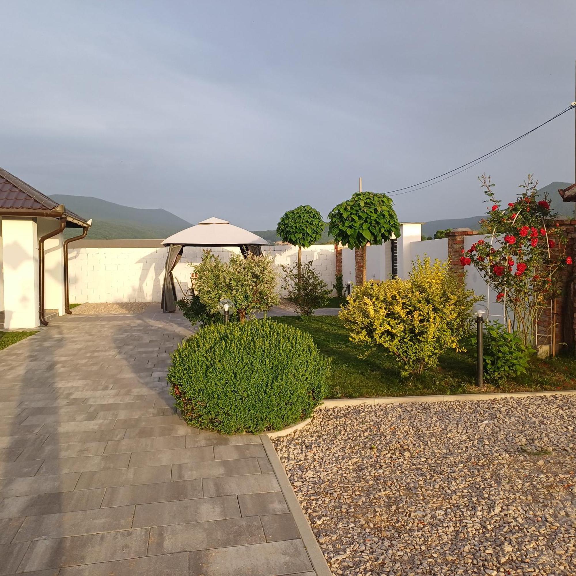 Family Estate Hadzalova Avlija Villa บีฮัช ภายนอก รูปภาพ