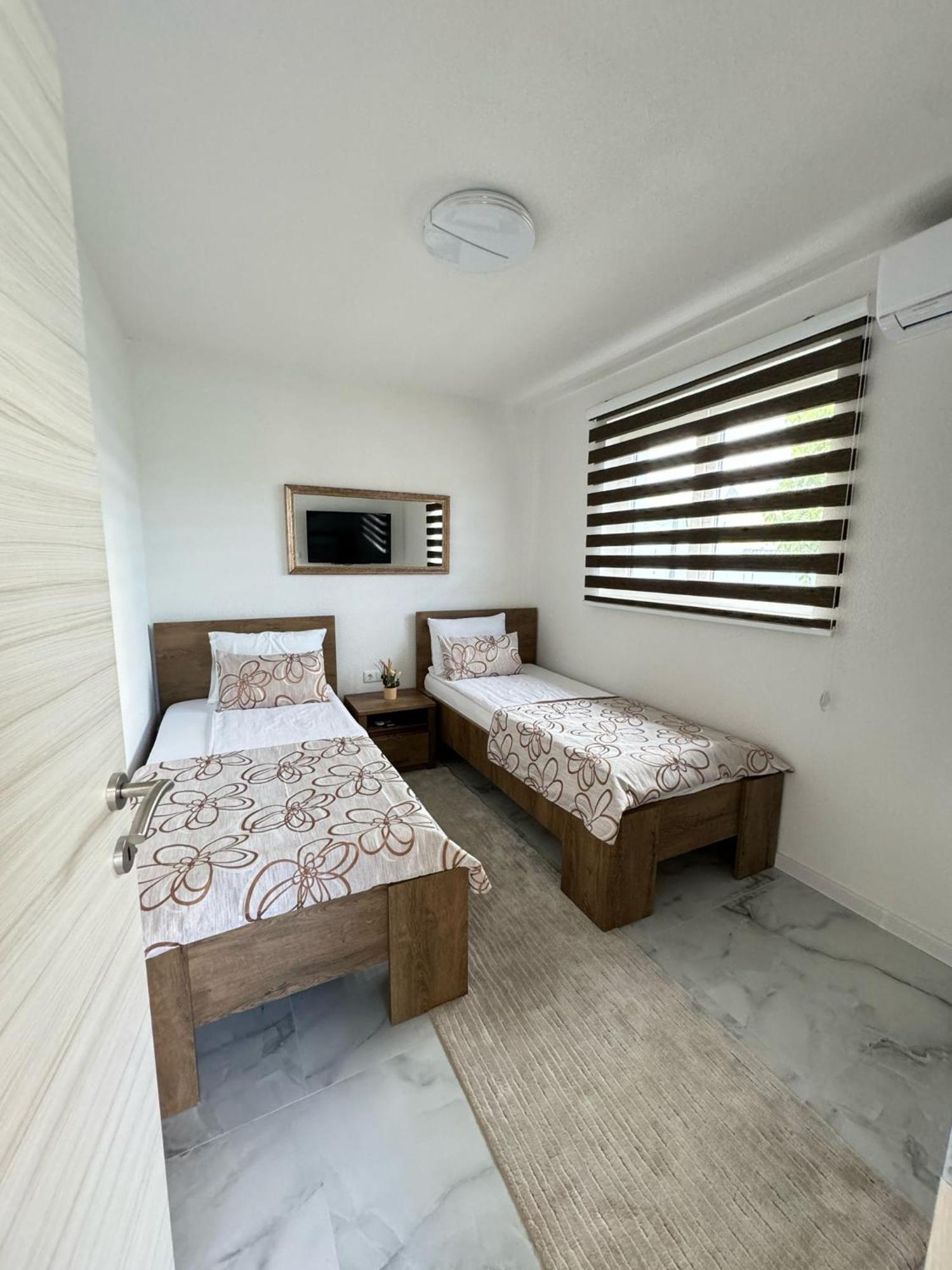 Family Estate Hadzalova Avlija Villa บีฮัช ภายนอก รูปภาพ